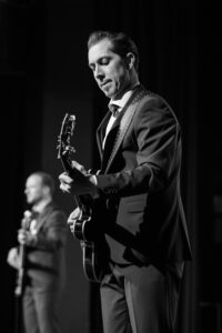 The Cashbags - Josh Angus als CARL PERKINS